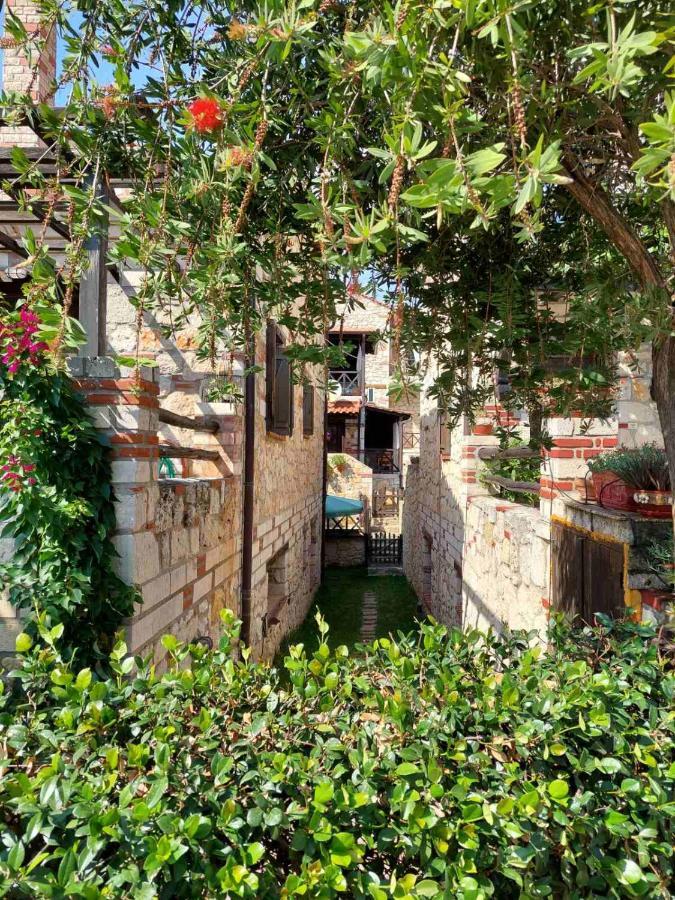 Elpida Stone House Apartment Псахудиа Екстериор снимка